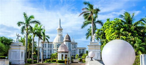 黄子韬在路边哭是什么歌（黄子韬在演唱会哭的视频）